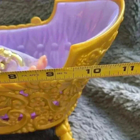 Disney Princess Royal  Rapunzel Cradle
Set Toys R Us Exclusive Complete - Picture 16 of 16